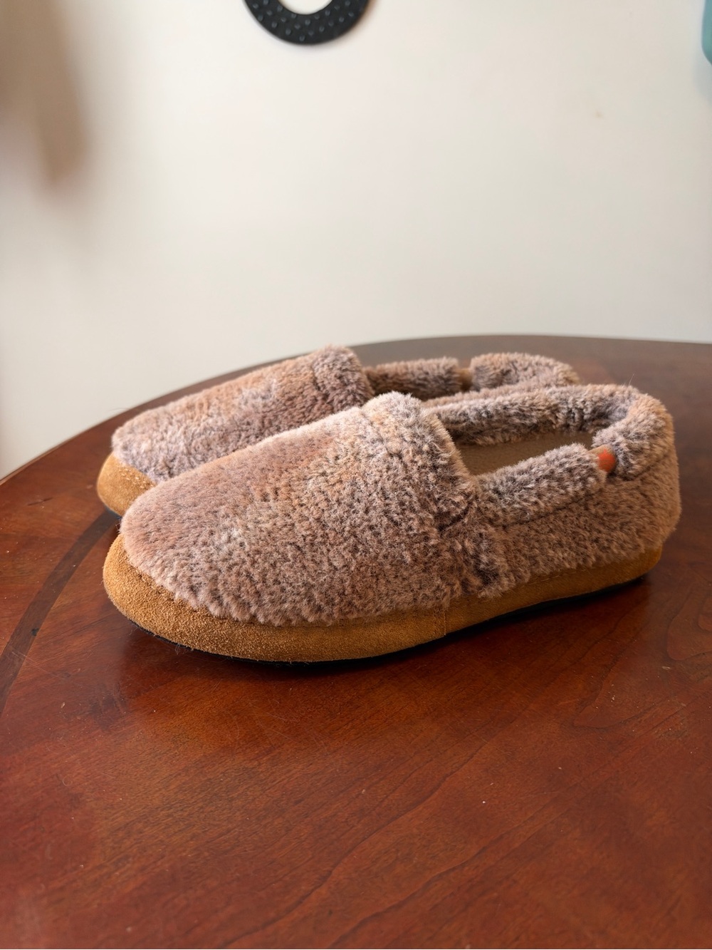 Acorn Faux Fur Rubber Sole Slippers Women’s Size 8-9 Slip On Clog